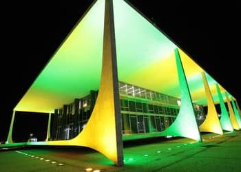 STF decide que salário de auditores fiscais estaduais e municipais deve seguir teto local