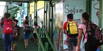 Saneamento: brasileiros com acesso aos serviços têm, em média, dois anos a mais de escolaridade Saneamento: brasileiros com acesso aos serviços têm, em média, dois anos a mais de escolaridade