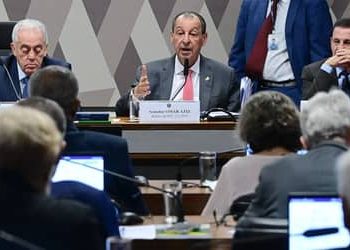 CCJ do Senado aprova proposta que acaba com escala 6×1