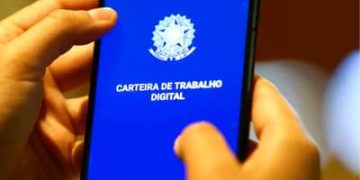 Geração de empregos perde ritmo no Brasil, enquanto comércio sente impacto dos juros e do crédito