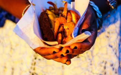 Ofício das Baianas de Acarajé mantém vivos saberes de matriz africana transmitidos entre gerações Ofício das Baianas de Acarajé mantém vivos saberes de matriz africana transmitidos entre gerações