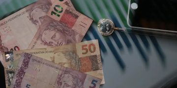 Orçamento de 2027: governo estima salário mínimo de R$ 1.741 e não reajusta Bolsa Família Orçamento de 2027: governo estima salário mínimo de R$ 1.741 e não reajusta Bolsa Família