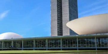 Projeto aprovado no Congresso flexibiliza regras fiscais para benefícios e repasses a municípios Projeto aprovado no Congresso flexibiliza regras fiscais para benefícios e repasses a municípios