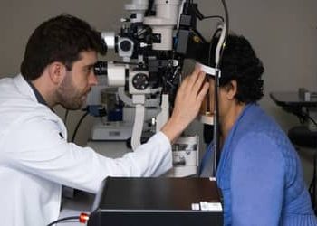 SUS passa a oferecer cirurgia que trata glaucoma e catarata no mesmo procedimento