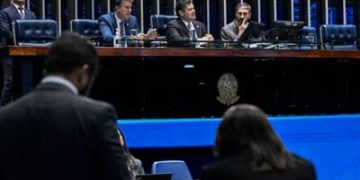 Senado adia votação da PEC que acaba com escala 6×1 para depois das eleições Senado adia votação da PEC que acaba com escala 6×1 para depois das eleições