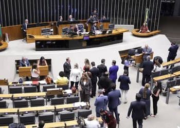 “Taxa das blusinhas”: CACB pede que Congresso rejeite a isenção do imposto