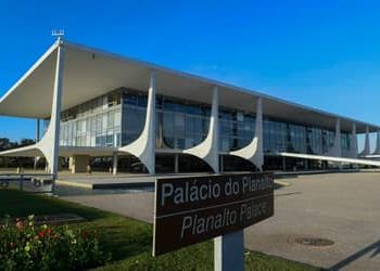 2º turno: enquanto Flávio acumula apoios, Lula reformula estratégia digital