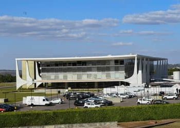 Campanhas de presidenciáveis se reúnem para traçar estratégia no 2º turno