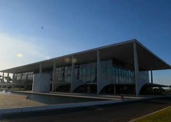Campanhas presidenciais disputam apoios estaduais para o 2º turno