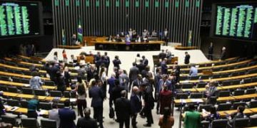 Câmara aprova novas regras para MEI; CACB cobra avanço para pequenas empresas