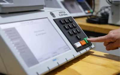 Câmara dos Deputados discute adoção do voto distrital misto nas eleições Câmara dos Deputados discute adoção do voto distrital misto nas eleições
