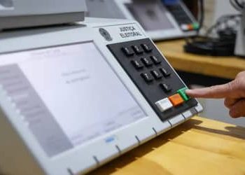 Câmara dos Deputados discute adoção do voto distrital misto nas eleições