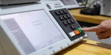 Câmara dos Deputados discute adoção do voto distrital misto nas eleições Câmara dos Deputados discute adoção do voto distrital misto nas eleições
