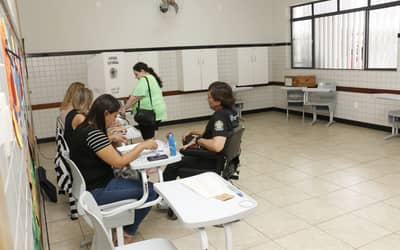 Datafolha: Flávio Bolsonaro abre vantagem de 8 pontos sobre Lula no Centro-Norte Datafolha: Flávio Bolsonaro abre vantagem de 8 pontos sobre Lula no Centro-Norte