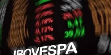 Ibovespa fecha em forte alta de 7,7% e supera os 206 mil pontos