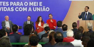 Lula sanciona lei que eleva teto do MEI e perdoa dívidas federais