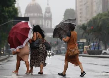 Temporais afetam 2,2 milhões de pessoas no Sul; 419 municípios decretam situação de anormalidade